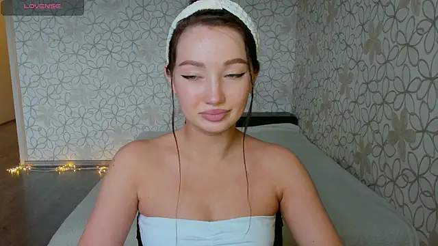 Snapshot of Lissa_Cristal chatting on 05/17/26, 11:17 Lissa Cristal online show from 05/17/26, 11:17