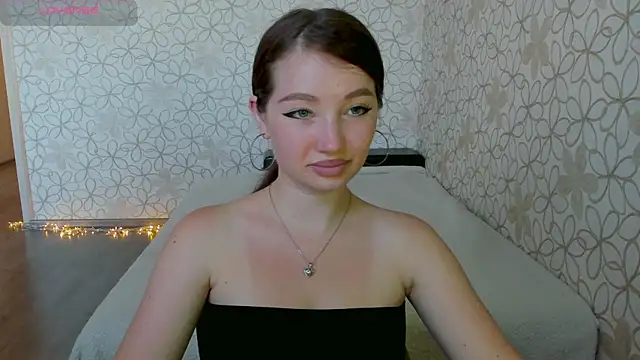 Snapshot of Lissa_Cristal chatting on 06/28/26, 11:27 Lissa Cristal online show from 06/28/26, 11:27