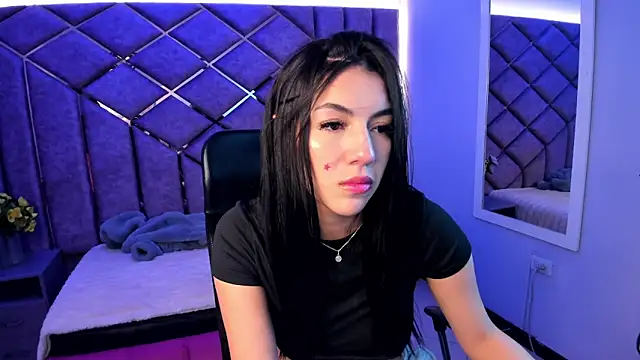 Snapshot of Poly_Sasha_ chatting on 06/09/26, 03:51 Poly Sasha online show from 06/09/26, 03:51