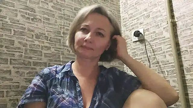 Snapshot of EdithManning chatting on 01/08/25, 05:05 EdithManning online show from 01/08/25, 05:05