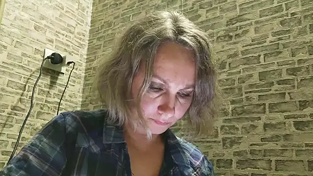 Snapshot of EdithManning chatting on 01/18/25, 02:23 EdithManning online show from 01/18/25, 02:23