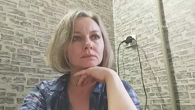 Snapshot of EdithManning chatting on 01/20/25, 01:42 EdithManning online show from 01/20/25, 01:42