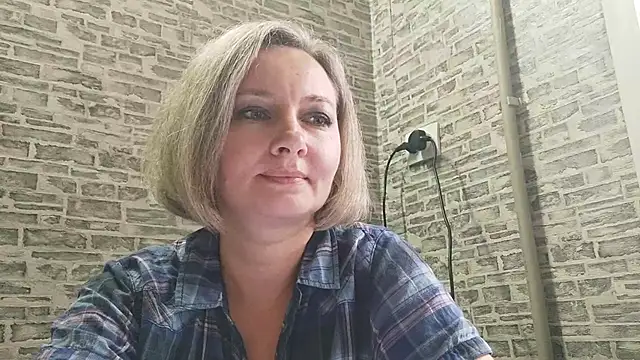 Snapshot of EdithManning chatting on 01/21/25, 09:03 EdithManning online show from 01/21/25, 09:03