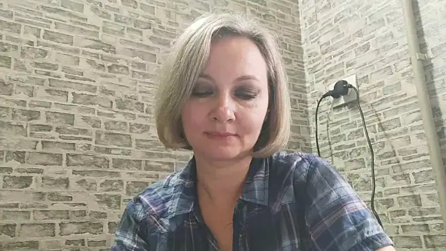 Snapshot of EdithManning chatting on 01/22/25, 06:10 EdithManning online show from 01/22/25, 06:10