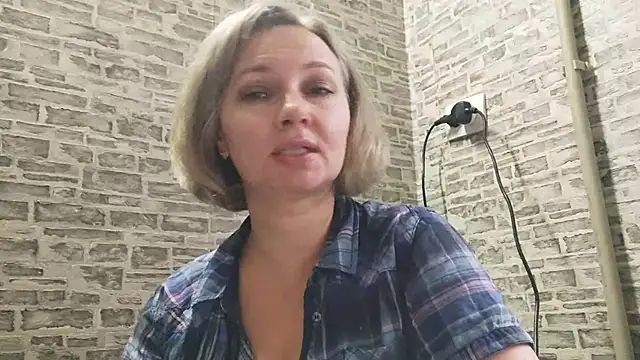 Snapshot of EdithManning chatting on 01/24/25, 08:55 EdithManning online show from 01/24/25, 08:55