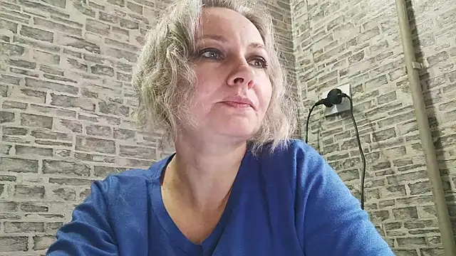 Snapshot of EdithManning chatting on 01/25/25, 10:19 EdithManning online show from 01/25/25, 10:19