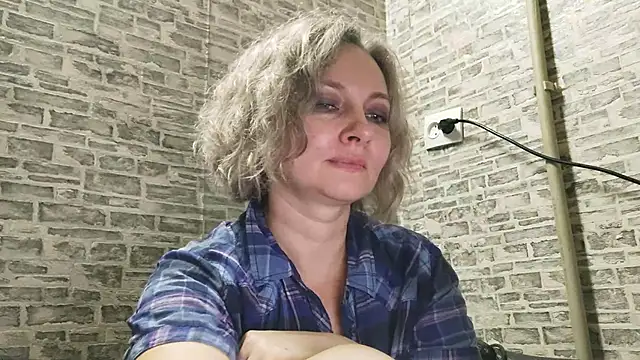 Snapshot of EdithManning chatting on 01/25/25, 02:47 EdithManning online show from 01/25/25, 02:47