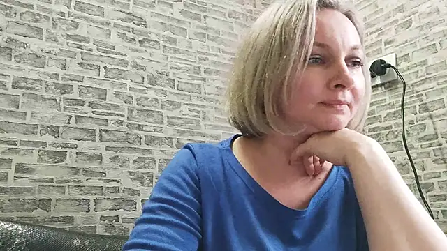 Snapshot of EdithManning chatting on 02/11/25, 12:27 EdithManning online show from 02/11/25, 12:27