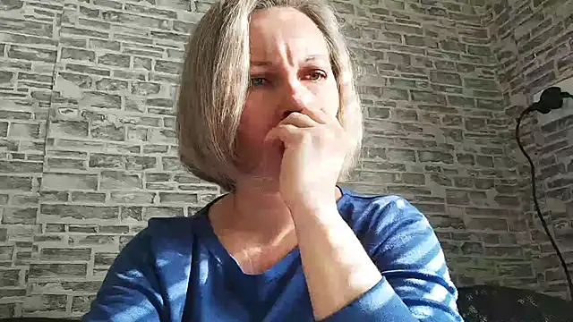 Snapshot of EdithManning chatting on 02/26/25, 07:31 EdithManning online show from 02/26/25, 07:31