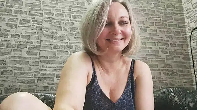 Snapshot of EdithManning chatting on 03/03/25, 12:27 EdithManning online show from 03/03/25, 12:27