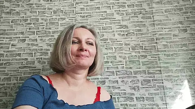 Snapshot of EdithManning chatting on 03/07/25, 09:40 EdithManning online show from 03/07/25, 09:40