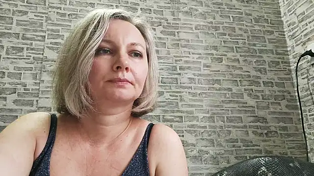 Snapshot of EdithManning chatting on 03/13/25, 01:18 EdithManning online show from 03/13/25, 01:18