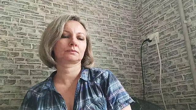 Snapshot of EdithManning chatting on 03/21/25, 08:06 EdithManning online show from 03/21/25, 08:06