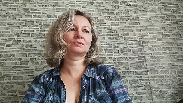 Snapshot of EdithManning chatting on 09/10/25, 05:07 EdithManning online show from 09/10/25, 05:07