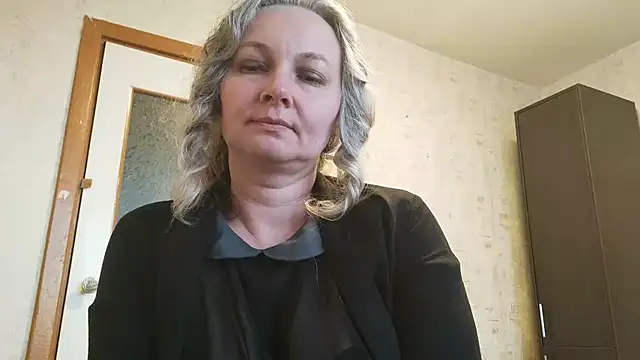 EdithManning online show from 05/05/26, 05:32