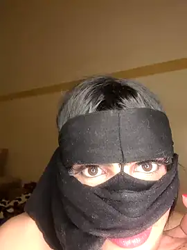 Snapshot of lolimirass24 chatting on 12/04/24, 10:51 lolimirass24 online show from 12/04/24, 10:51