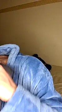 Snapshot of lolimirass24 chatting on 12/14/24, 01:17 lolimirass24 online show from 12/14/24, 01:17