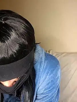 Snapshot of lolimirass24 chatting on 12/19/24, 03:51 lolimirass24 online show from 12/19/24, 03:51