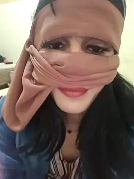 Snapshot of lolimirass24 chatting on 01/11/25, 12:12 lolimirass24 online show from 01/11/25, 12:12