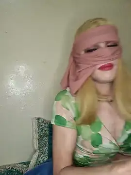 Snapshot of lolimirass24 chatting on 01/20/25, 10:04 lolimirass24 online show from 01/20/25, 10:04