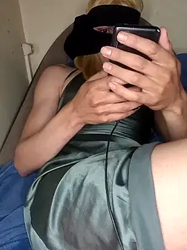 Snapshot of lolimirass24 chatting on 03/14/25, 02:31 lolimirass24 online show from 03/14/25, 02:31