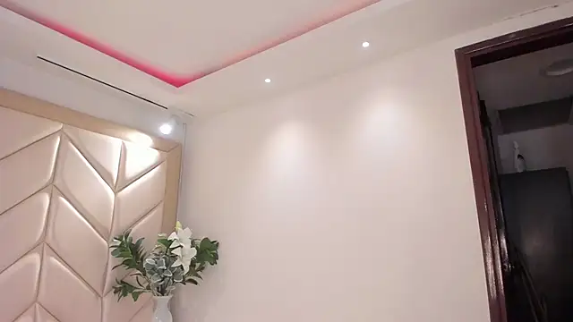 LunaWarner online show from 04/01/26, 12:11