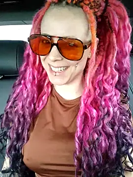 Snapshot of EdgesOfReality chatting on 02/04/26, 11:38 EdgesOfReality online show from 02/04/26, 11:38