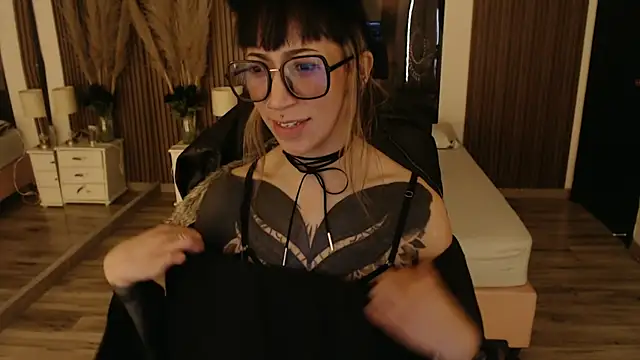 Sam mansson66 online show from 11/04/25, 12:48