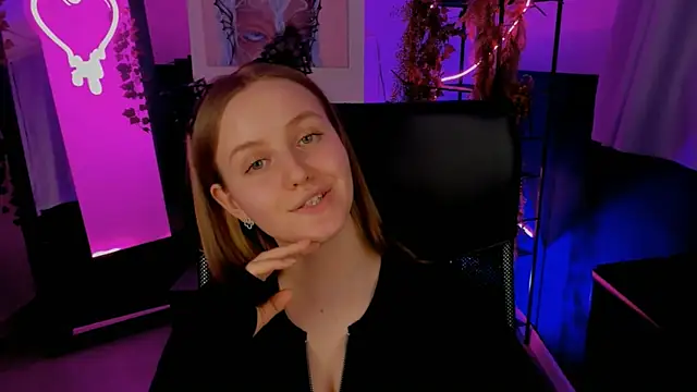 Snapshot of KellyPoter chatting on 12/13/24, 12:28 KellyPoter online show from 12/13/24, 12:28