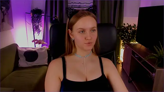 Snapshot of KellyPoter chatting on 12/14/24, 03:25 KellyPoter online show from 12/14/24, 03:25