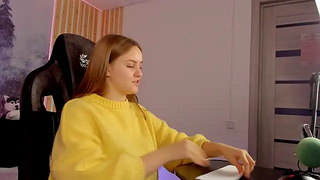 Snapshot of KellyPoter chatting on 12/17/24, 03:06 KellyPoter online show from 12/17/24, 03:06