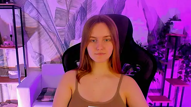 Snapshot of KellyPoter chatting on 12/19/24, 02:02 KellyPoter online show from 12/19/24, 02:02