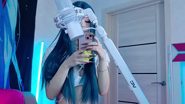 Aurora Natsuki online show from 11/22/25, 11:31