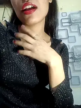 hotmayra12 online show from 02/01/25, 09:00