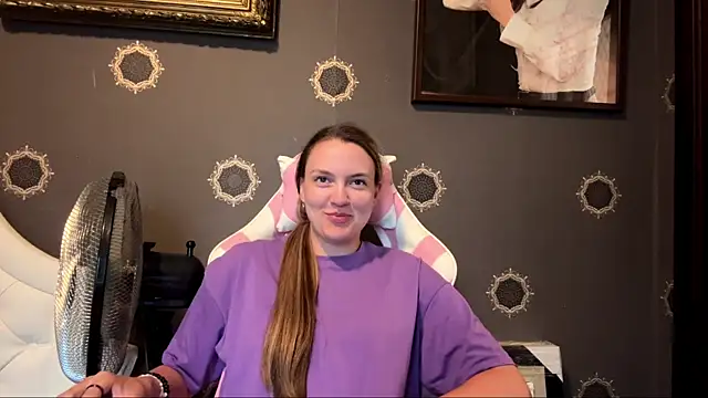 Snapshot of NoreenBunton chatting on 07/16/26, 04:35 NoreenBunton online show from 07/16/26, 04:35