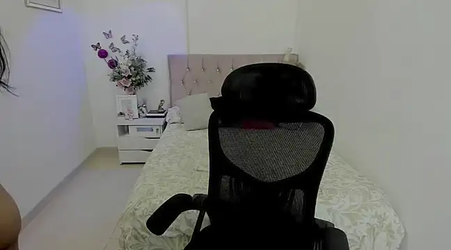 linda zaam83866 online show from 02/06/25, 04:58