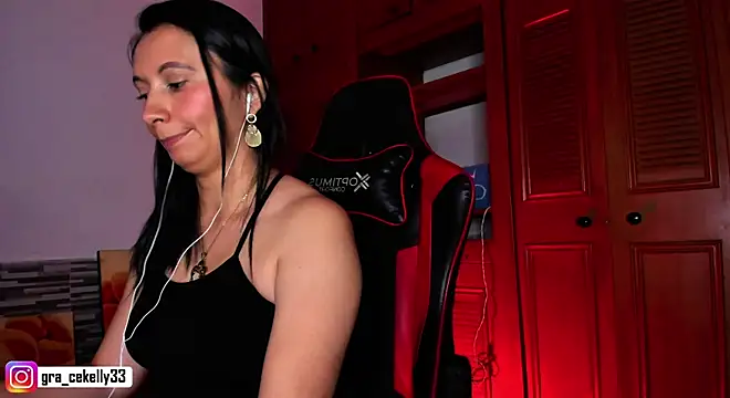 gracekelly12 online show from 12/04/24, 09:46