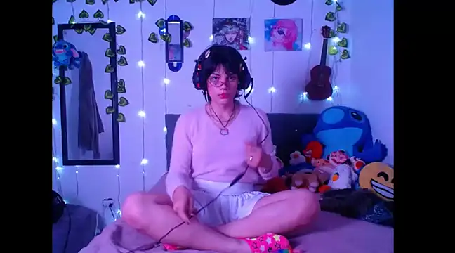 Snapshot of Caitlynwheler chatting on 01/19/25, 11:53 Caitlynwheler online show from 01/19/25, 11:53