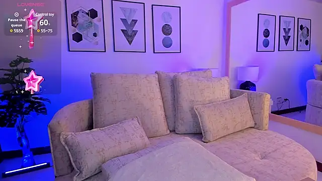 Snapshot of CattleyaScaly chatting on 12/10/24, 07:54 CattleyaScaly online show from 12/10/24, 07:54