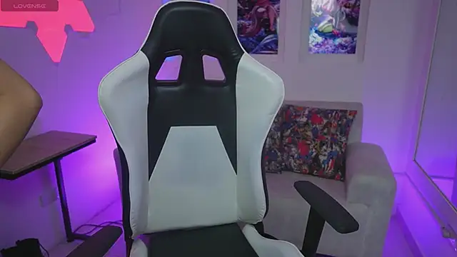 Snapshot of CattleyaScaly chatting on 09/27/25, 07:30 CattleyaScaly online show from 09/27/25, 07:30