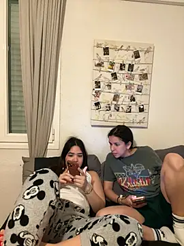 daniniescobarr online show from 04/04/26, 11:08