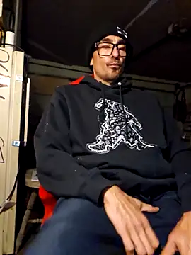 Pumpndeep online show from 11/19/25, 10:37