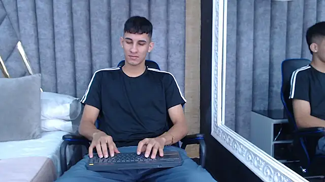 JakeMoxley online show from 02/13/25, 02:31