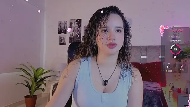 Snapshot of emilyrouxe chatting on 07/13/26, 03:48 emilyrouxe online show from 07/13/26, 03:48