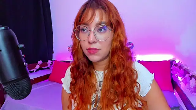 Snapshot of _Moon_Johnson chatting on 09/14/25, 11:59 Moon Johnson online show from 09/14/25, 11:59