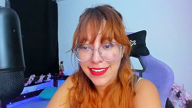 Snapshot of _Moon_Johnson chatting on 10/21/25, 11:49 Moon Johnson online show from 10/21/25, 11:49