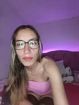 Snapshot of Melinaa-sex chatting on 07/16/26, 01:11 Melinaa-sex online show from 07/16/26, 01:11