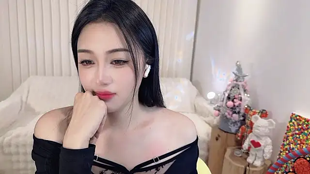 K-moumou online show from 12/18/24, 08:25