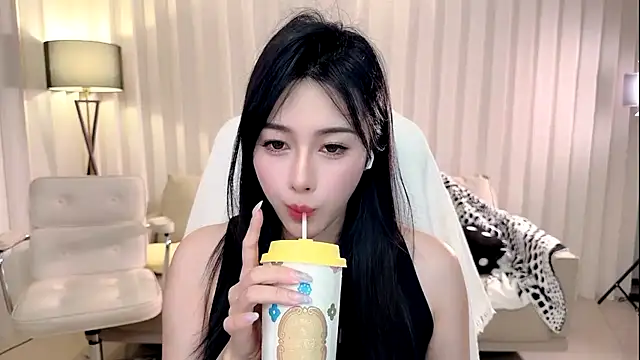 K-moumou online show from 09/26/25, 03:27