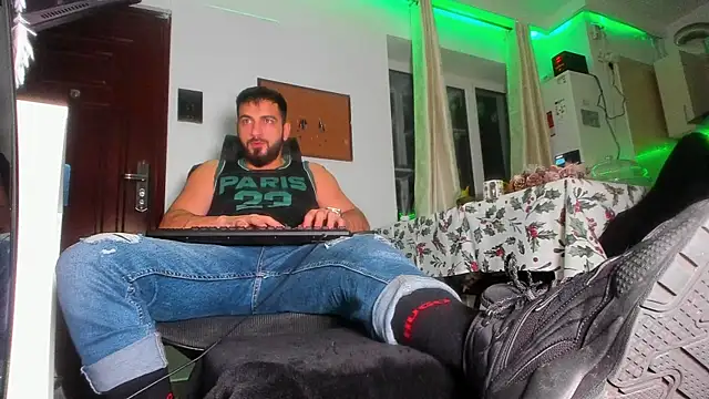 Snapshot of welcometo_hell chatting on 11/27/25, 03:08 welcometo hell online show from 11/27/25, 03:08